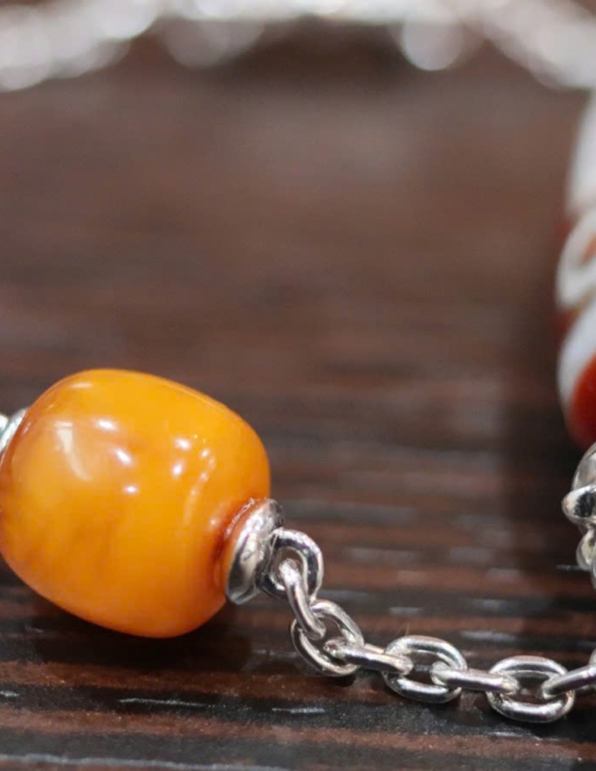 Lắc Tay Dzi 9 Mắt Charm Pháp Khí Kết Hợp Hổ Phách Mật Lạp