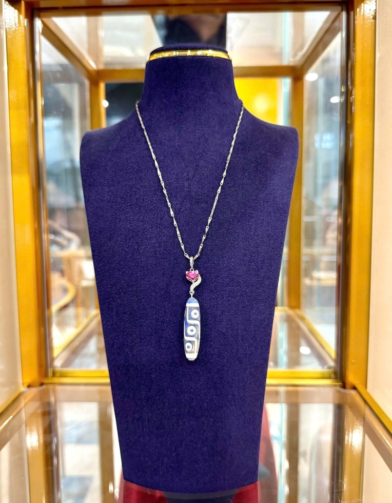 Thiên Châu Cửu Nhãn Xanh Phối Ruby Đỏ & Vàng 18K